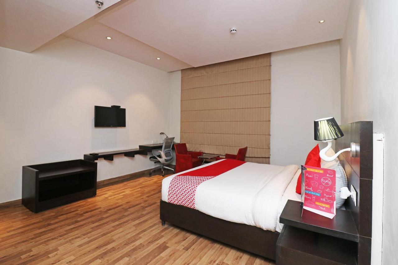 Capital O 19296 Joy Inn & Suites Bhiwadi Exterior photo